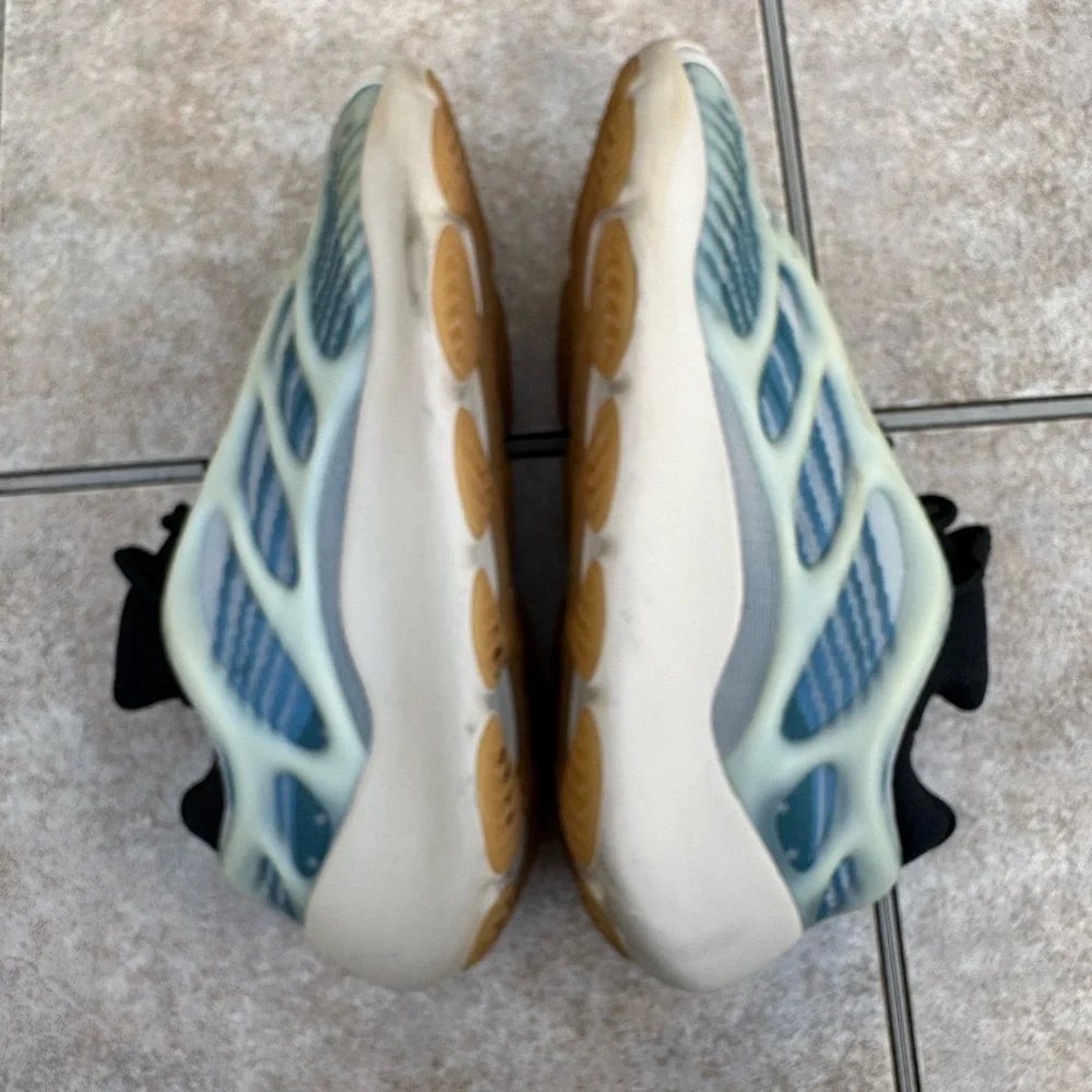 Adidas Yeezy 700 V3 Kyanite
